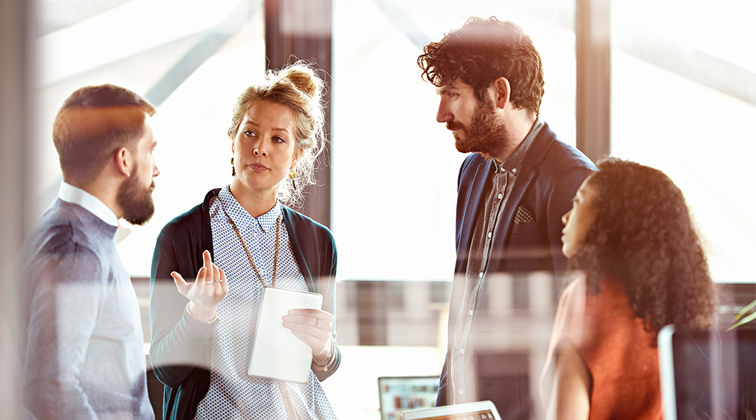 Elimine los silos de seguridad y mantenga a salvo a los usuarios